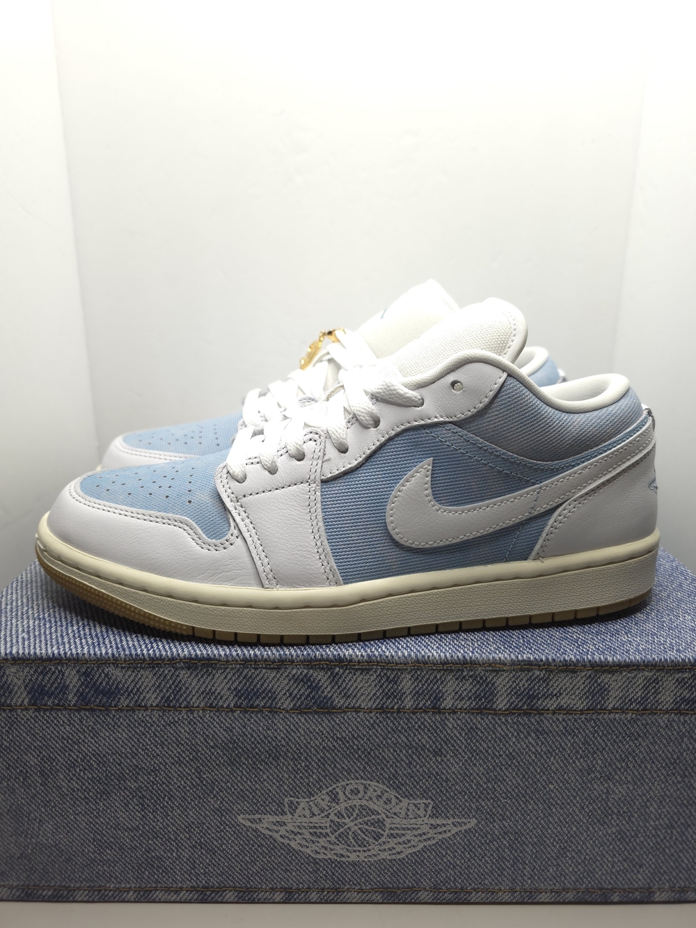Nike Air Jordan 1 Low SE - Denim/Worn Blue White Women's  size 9